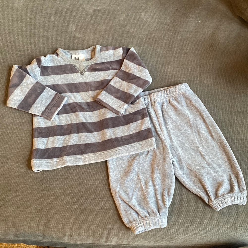 H&M Grey Velour Pant Shirt Set 1-2m